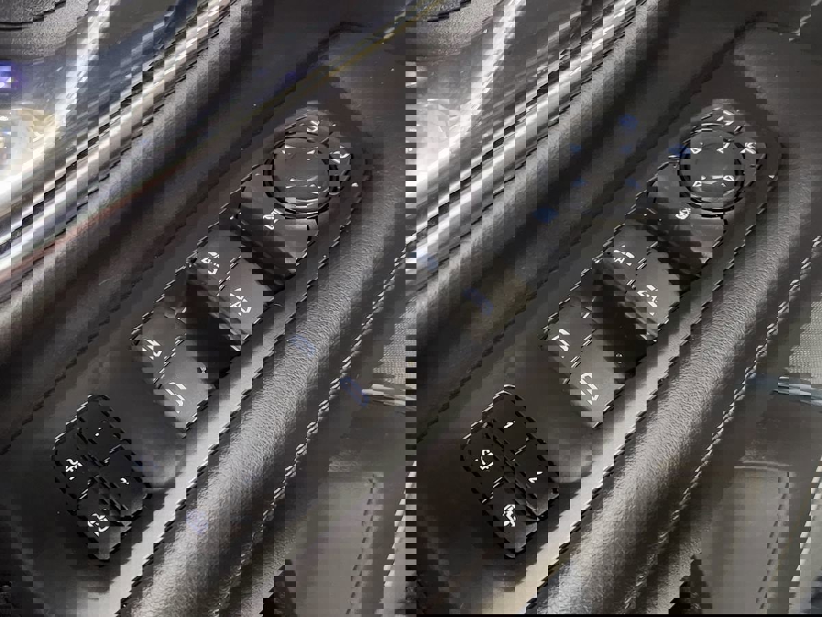 Used 2021 Chevrolet Suburban Z71 image 42