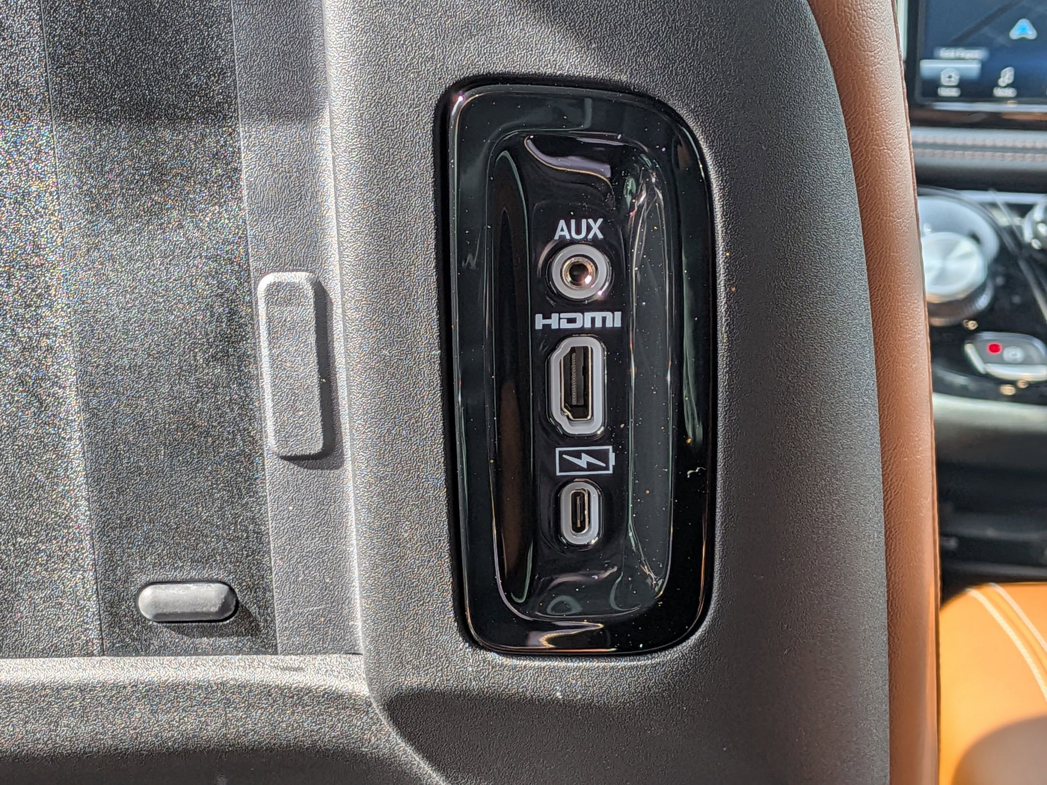 New 2026 Chrysler Pacifica Pinnacle w/ Trailer Tow Group image 31