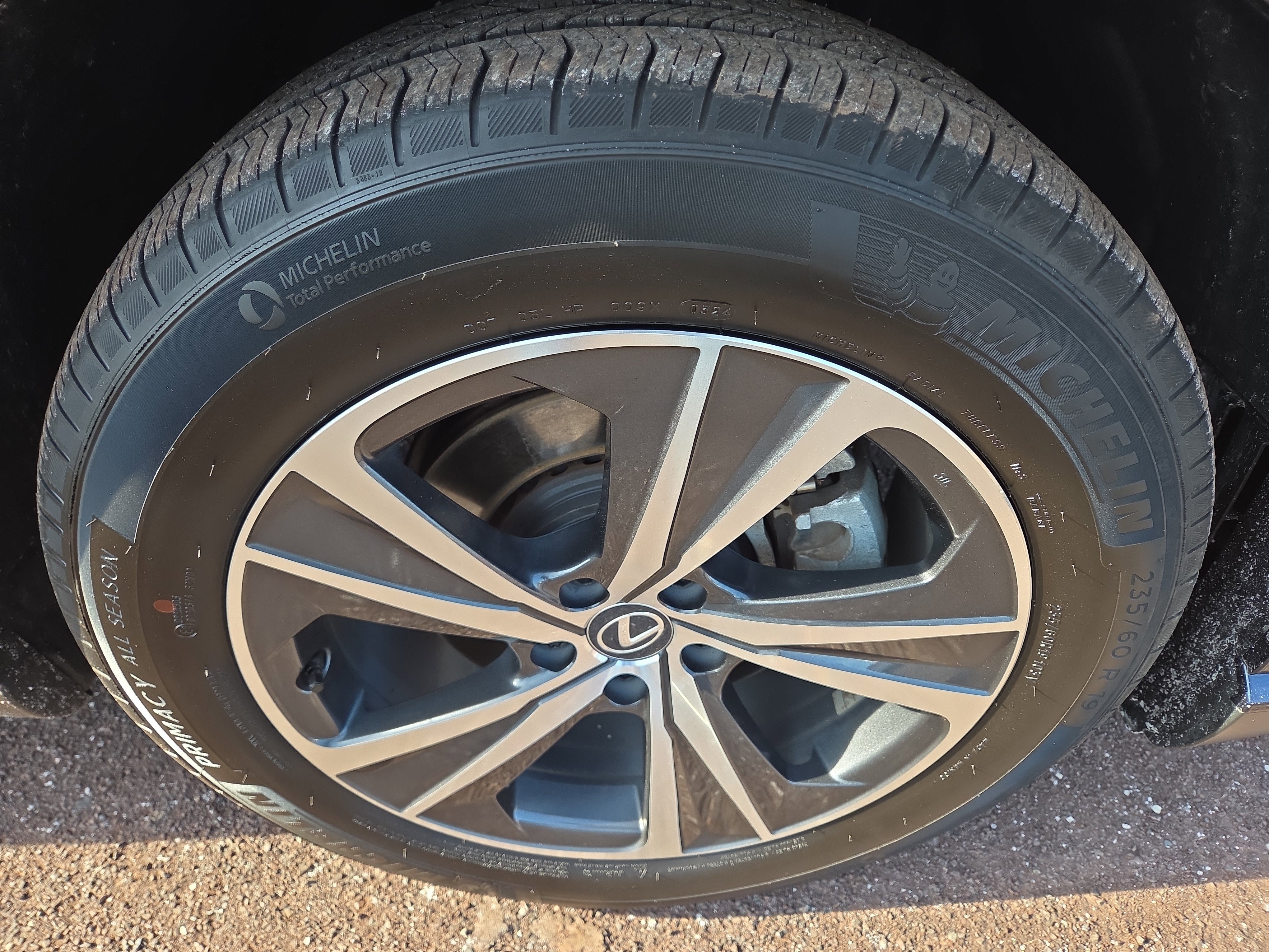 Used 2024 Lexus RX 350 Premium w/ Accessory Package (Z1) image 9