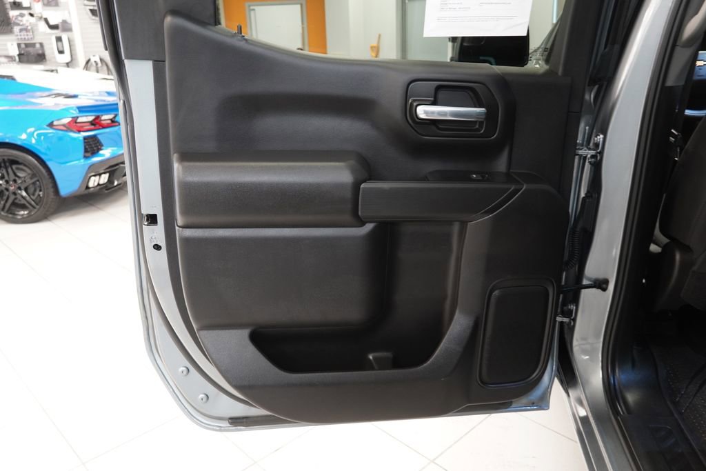 Used 2025 Chevrolet Silverado 1500 Custom image 21