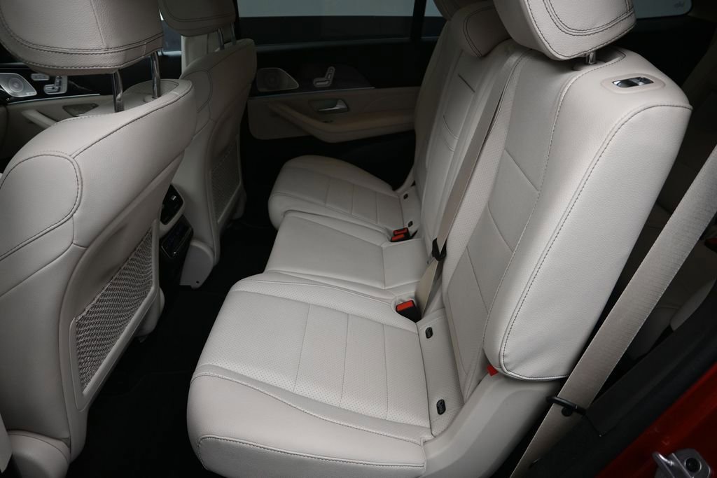 Used 2022 Mercedes-Benz GLS 450 4MATIC image 32
