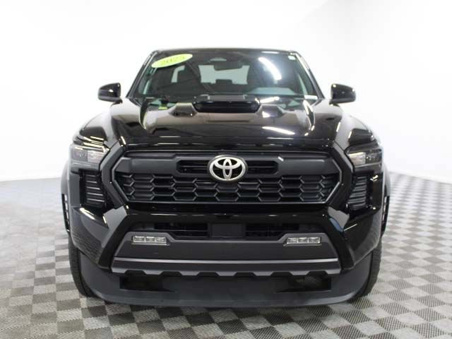 Certified 2025 Toyota Tacoma TRD Sport AWD/4WD image 9