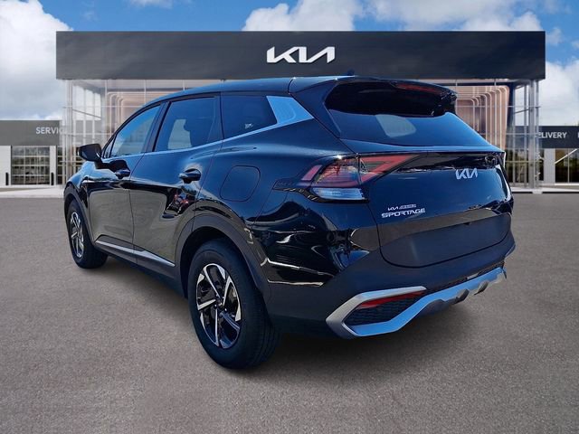 Used 2025 Kia Sportage LX image 4