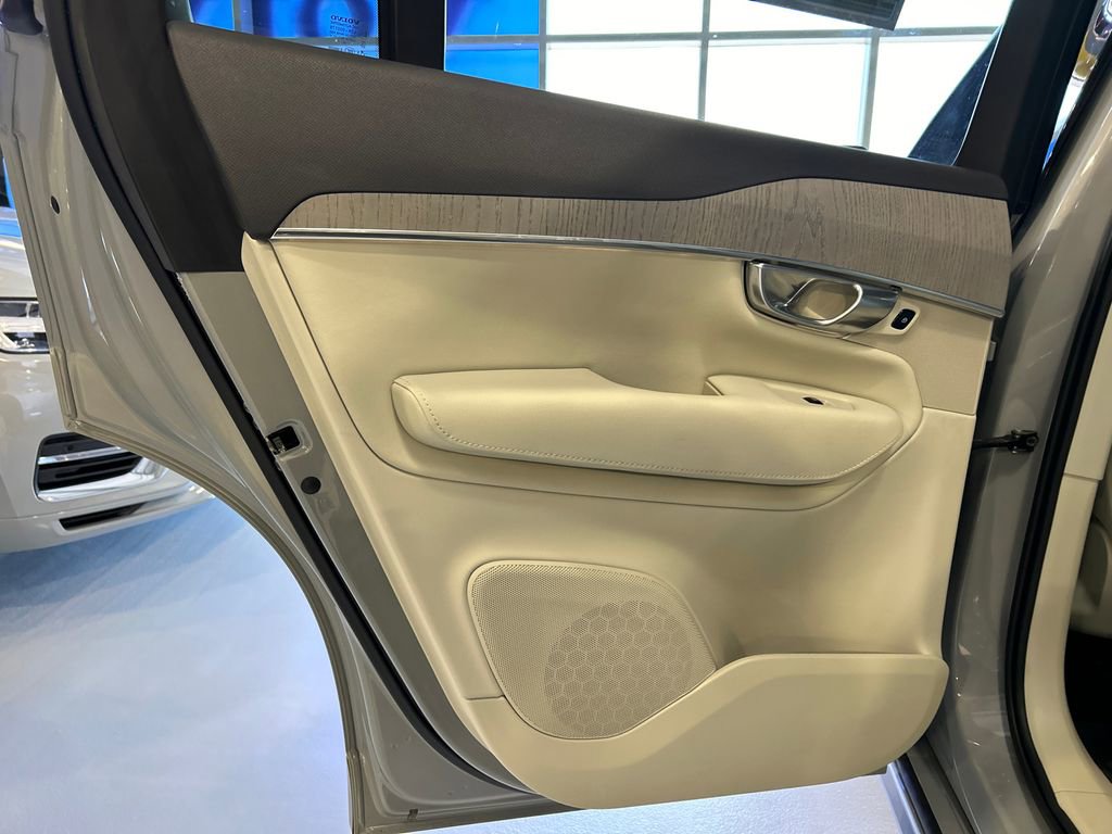 Used 2025 Volvo XC90 B6 Plus w/ Protection Package Premier image 21