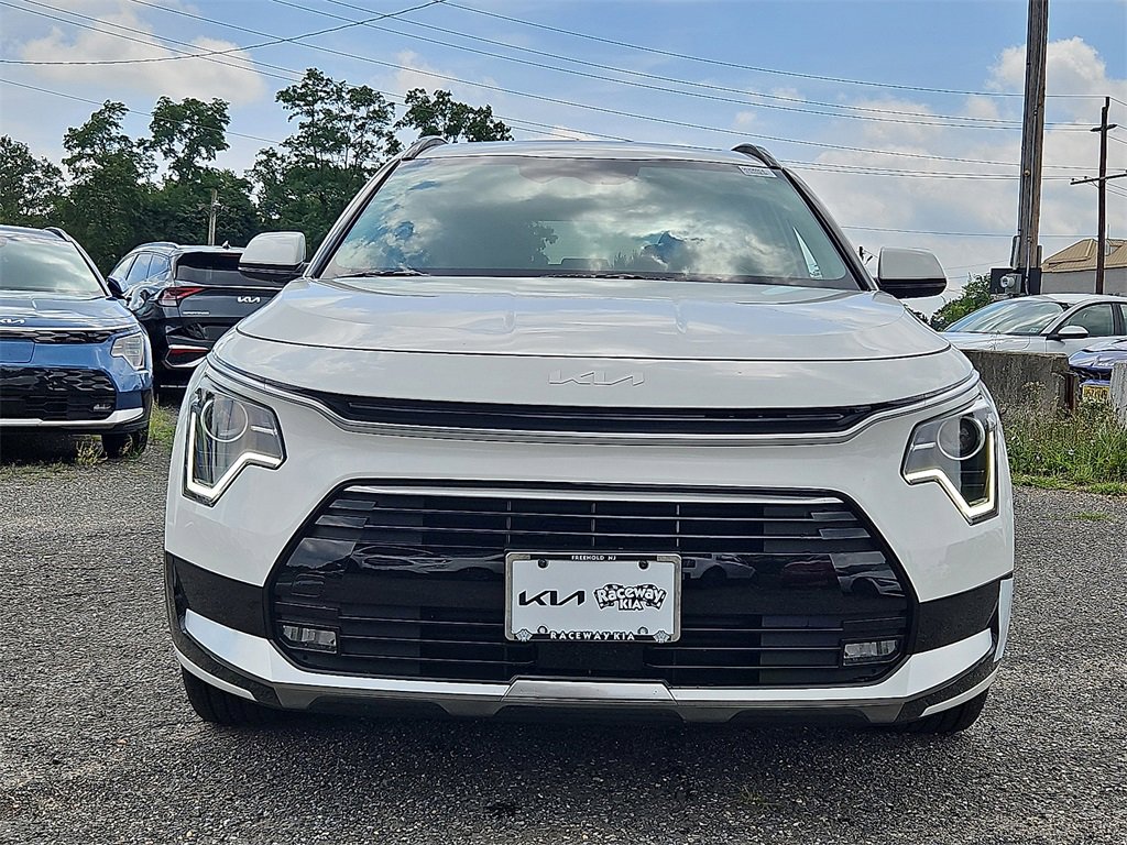 New 2025 Kia Niro EX Touring image 2