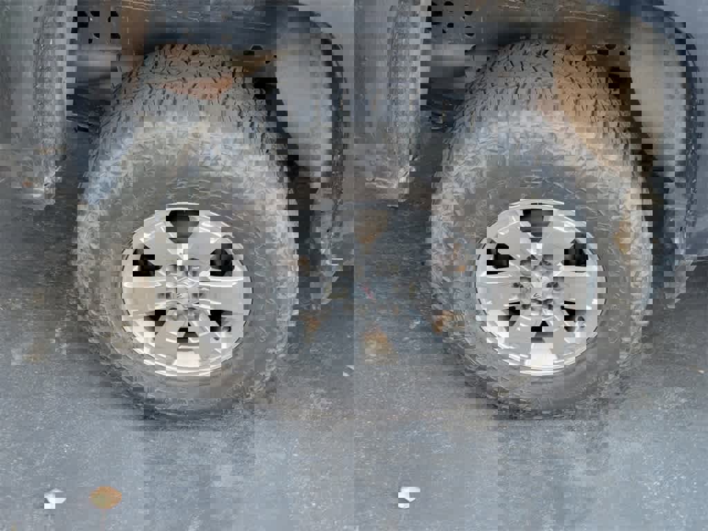 Used 2017 GMC Canyon 2WD Crew Cab w/ Convenience Package image 9