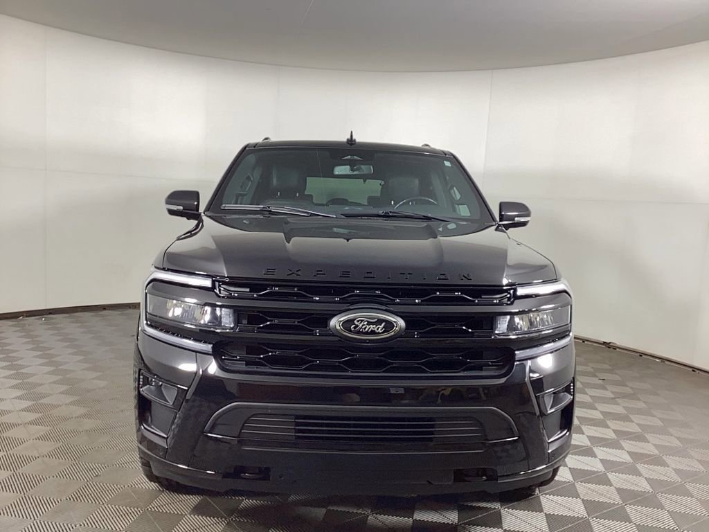 Used 2022 Ford Expedition Limited image 6