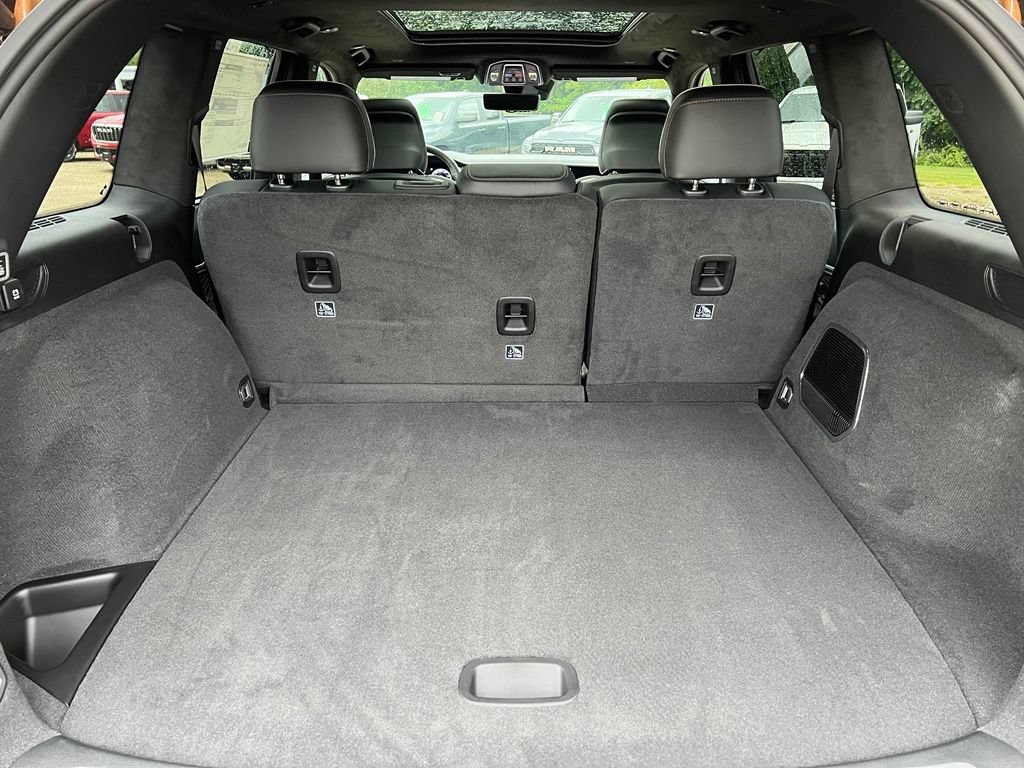 New 2027 Jeep Grand Cherokee Summit AWD/4WD image 24