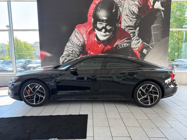 Used 2024 Audi RS e-tron GT w/ Carbon Performance Package AWD/4WD image 2