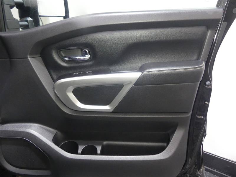 Used 2018 Nissan Titan PRO-4X AWD/4WD image 18