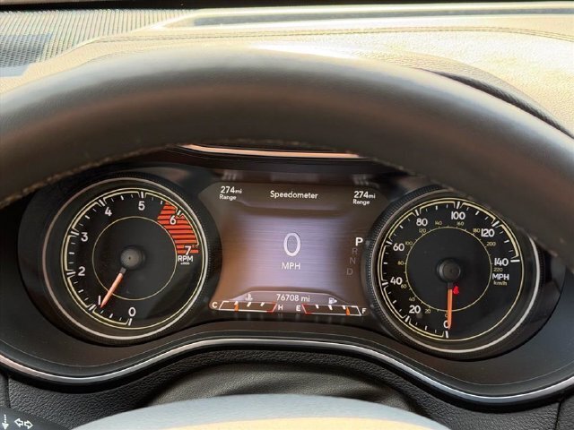 Used 2022 Jeep Cherokee Limited AWD/4WD image 23