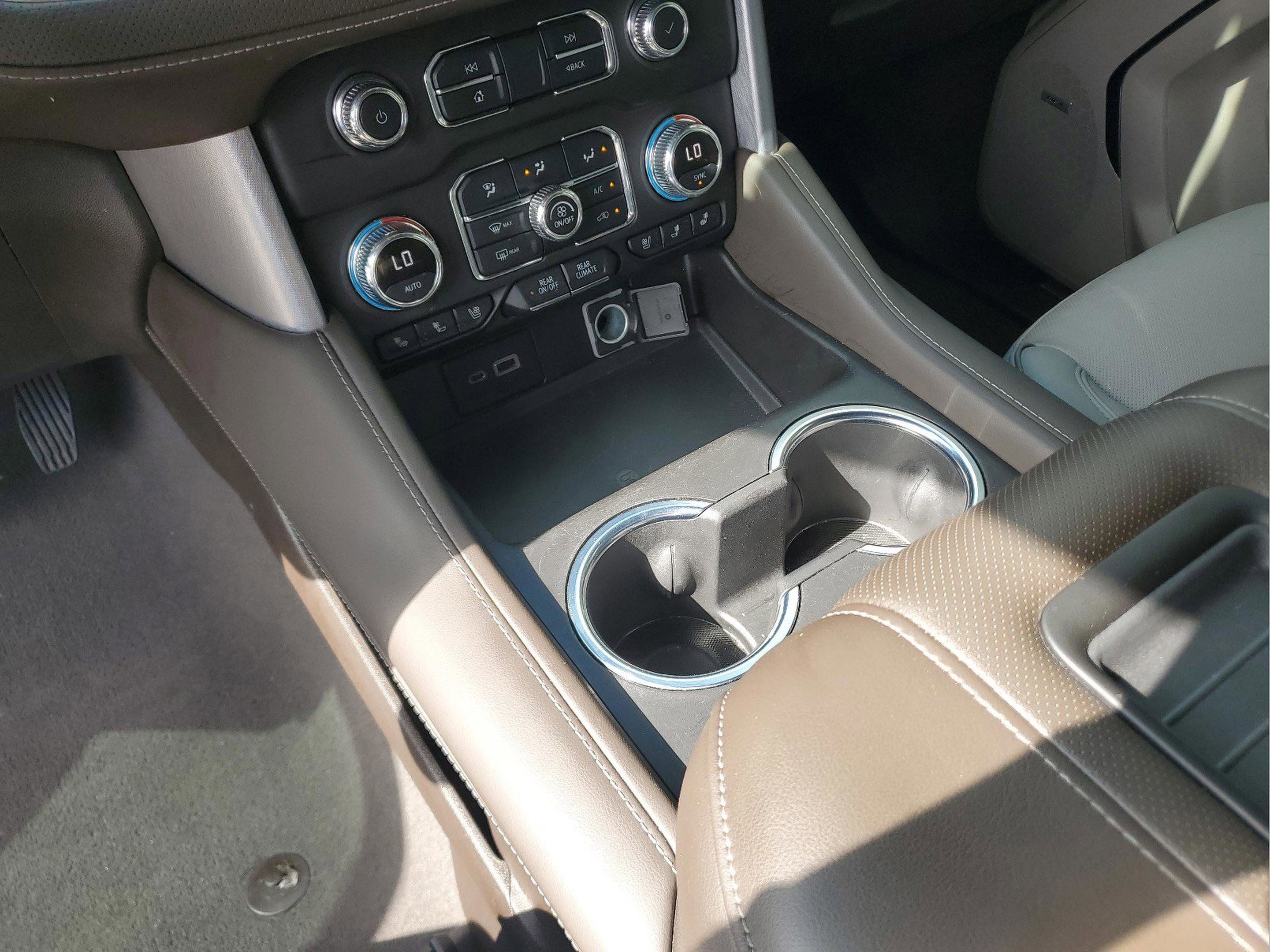 Used 2021 GMC Yukon SLT w/ SLT Premium Package image 26