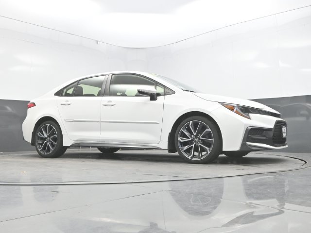 Used 2021 Toyota Corolla SE w/ Carpet Mat Package (TMS) FWD image 35