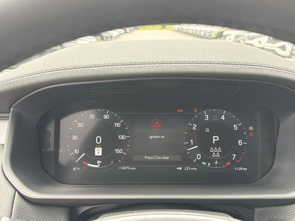 Used 2024 Land Rover Discovery Dynamic SE AWD/4WD image 25