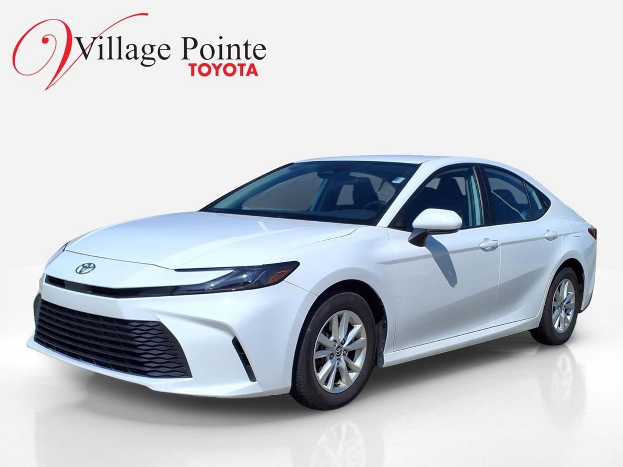 Used 2025 Toyota Camry LE FWD image 1