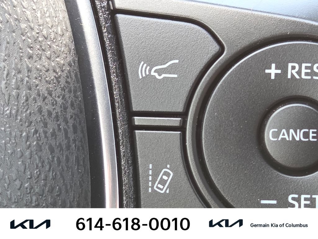 Used 2020 Toyota Camry LE FWD image 29