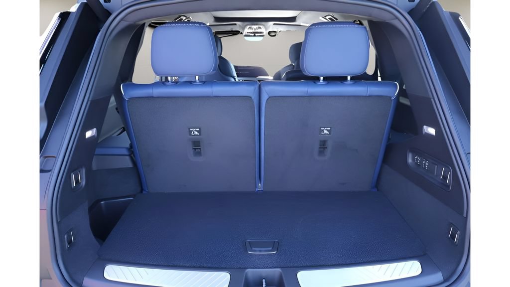 New 2026 Cadillac Vistiq Premium Luxury AWD/4WD image 18