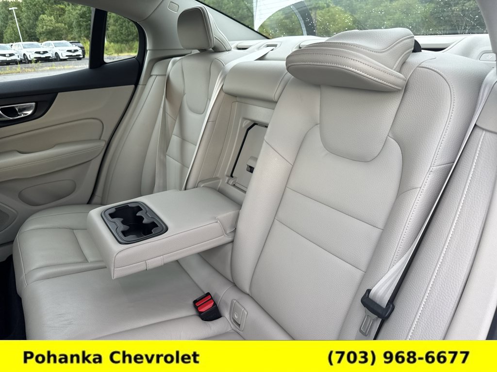 Used 2022 Volvo S60 B5 Momentum w/ Premium Package FWD image 24