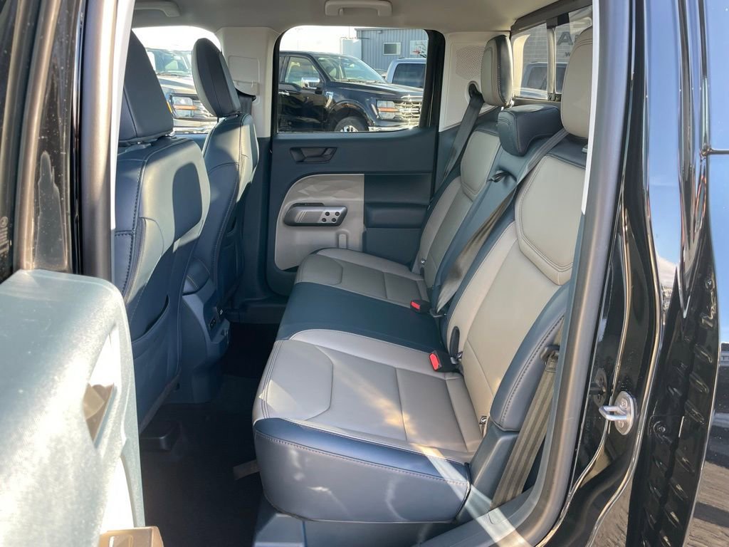 Used 2025 Ford Maverick Lariat w/ 4K Tow Package image 8