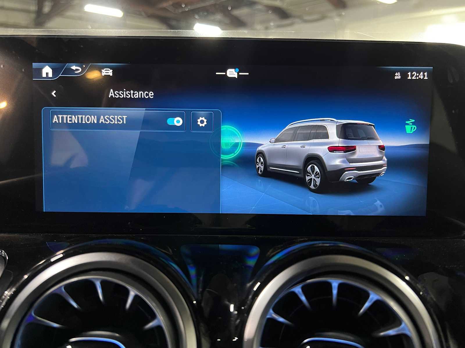 New 2025 Mercedes-Benz GLB 250 4MATIC image 28