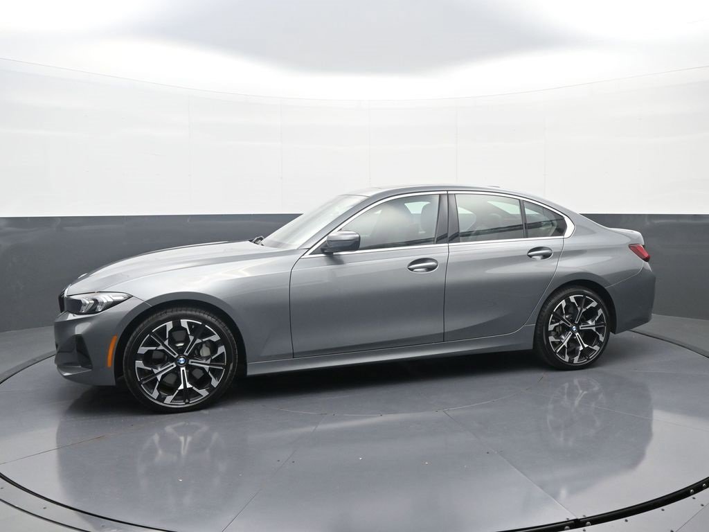 Used 2025 BMW 330i xDrive Sedan image 4
