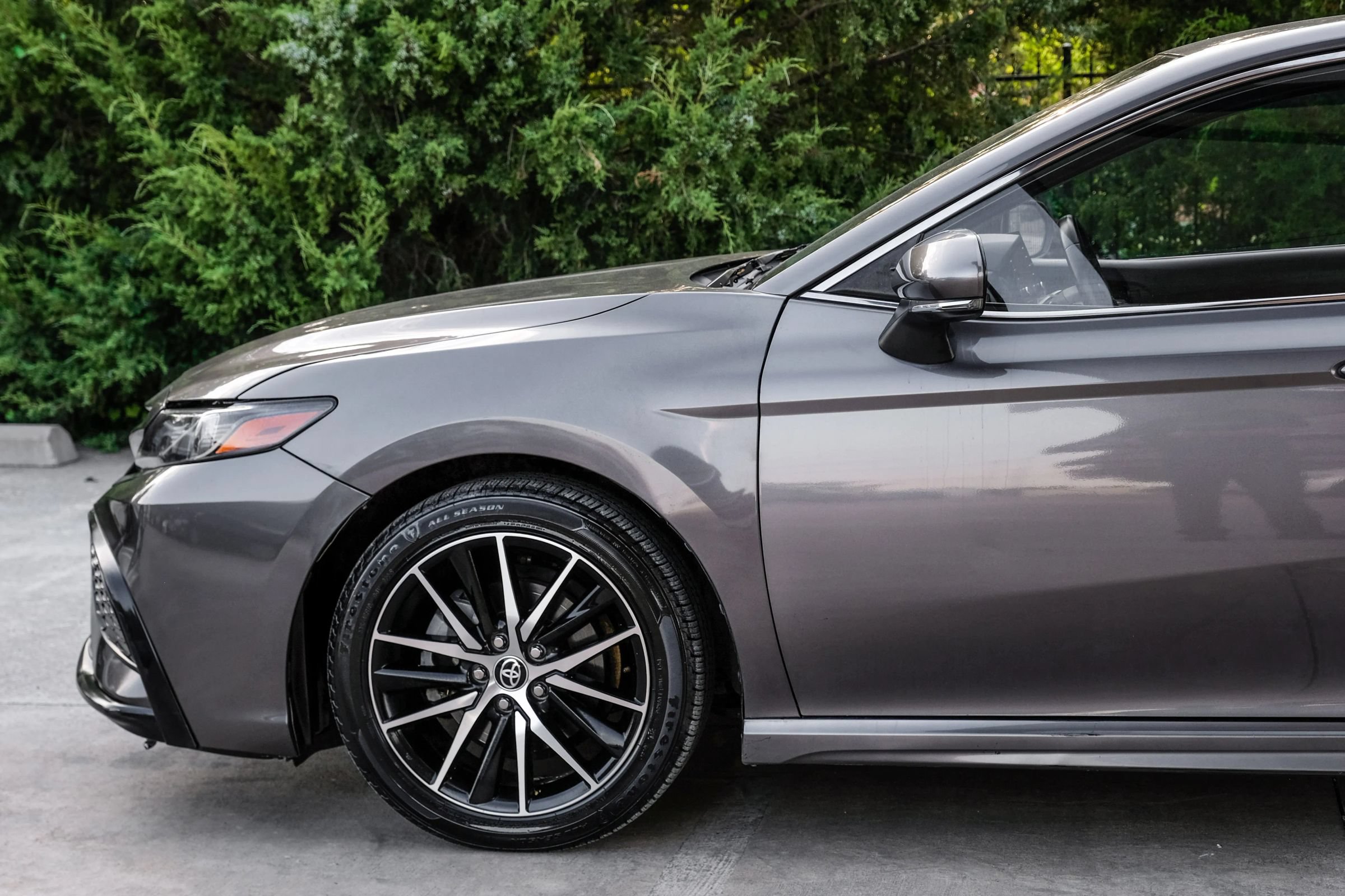 Used 2022 Toyota Camry SE w/ Convenience Package FWD image 12
