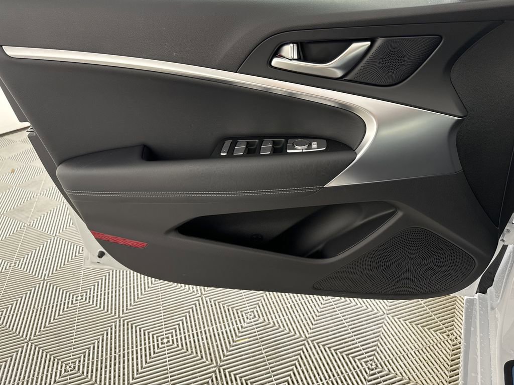 New 2025 Genesis G70 2.5T image 13