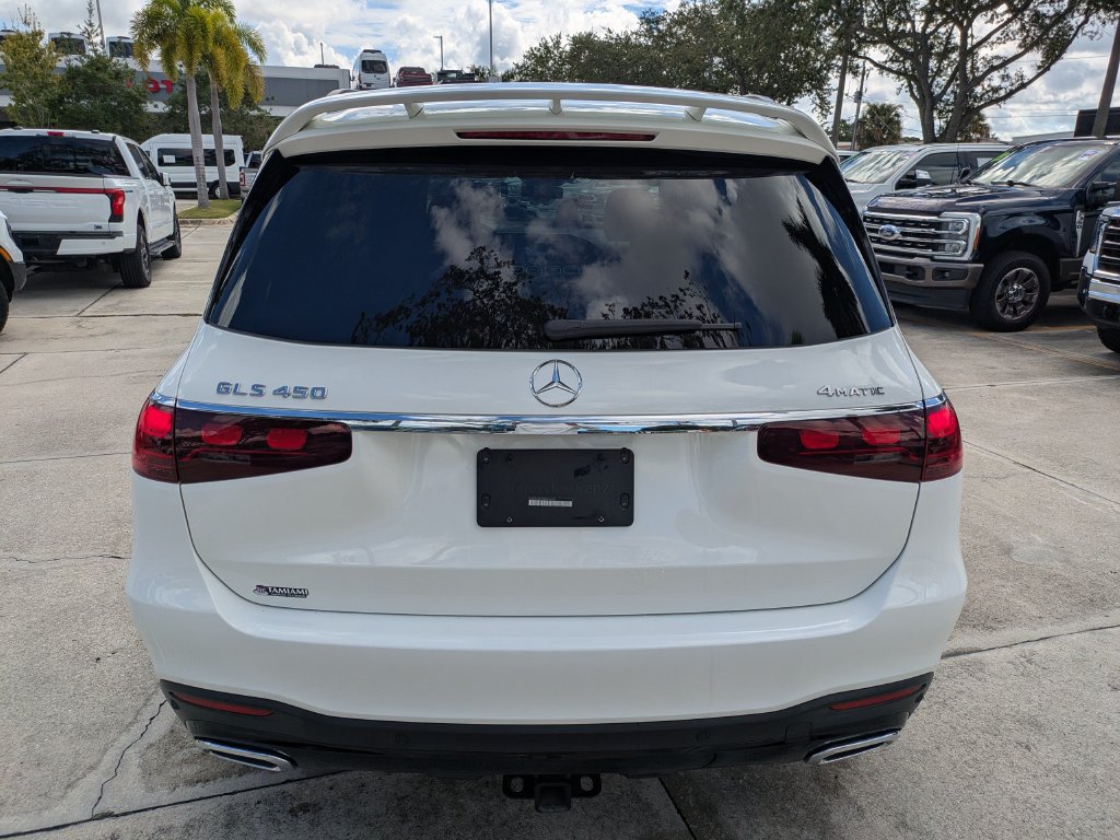 Used 2025 Mercedes-Benz GLS 450 4MATIC image 5