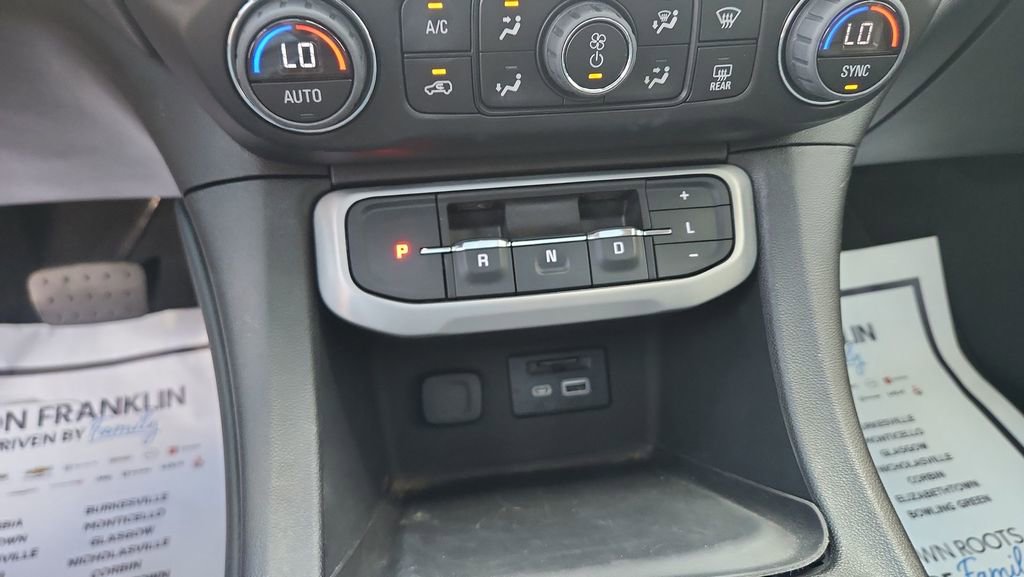 Used 2023 GMC Acadia SLT w/ Preferred Package image 24