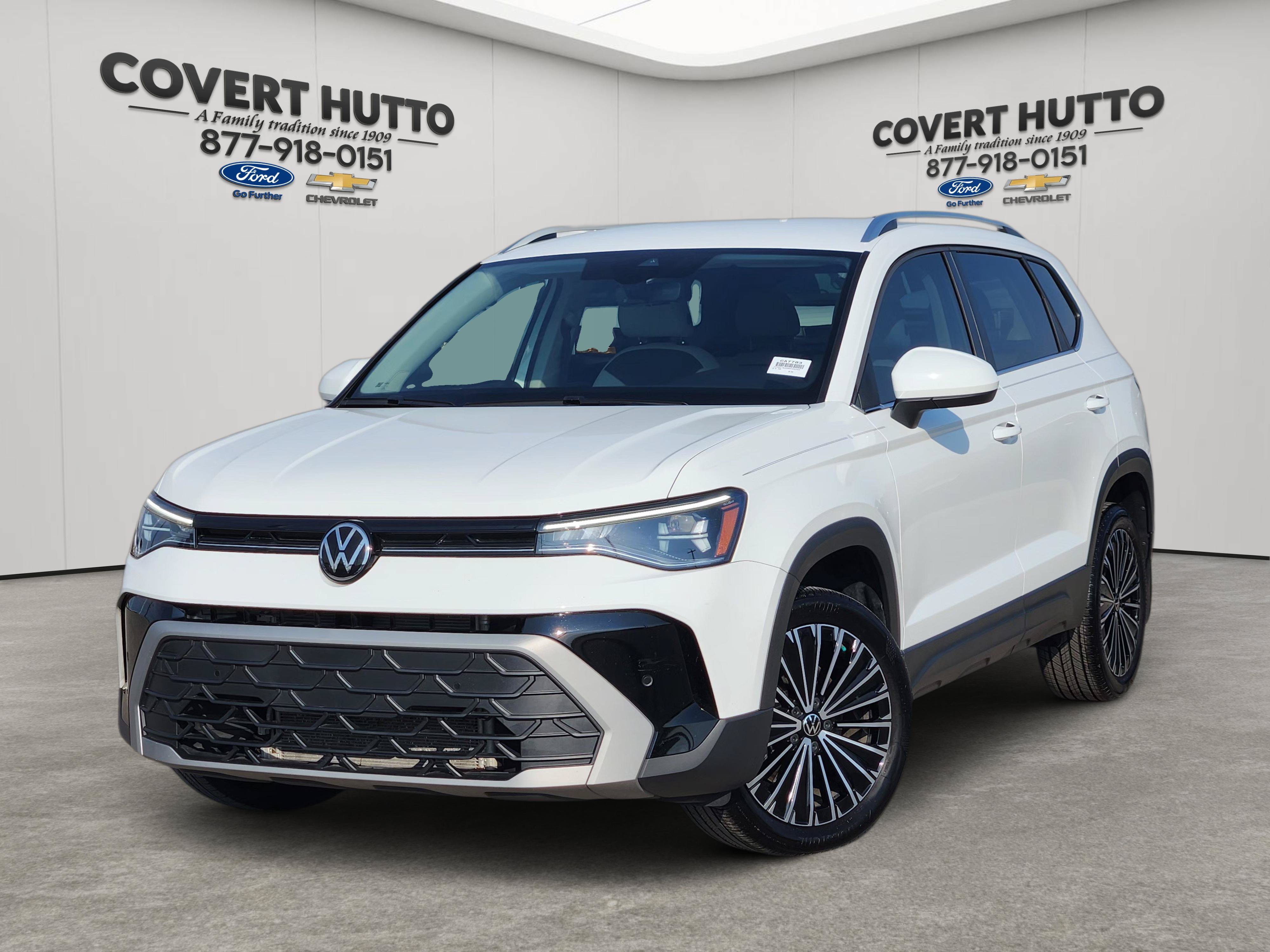 Used 2025 Volkswagen Taos SE FWD image 1