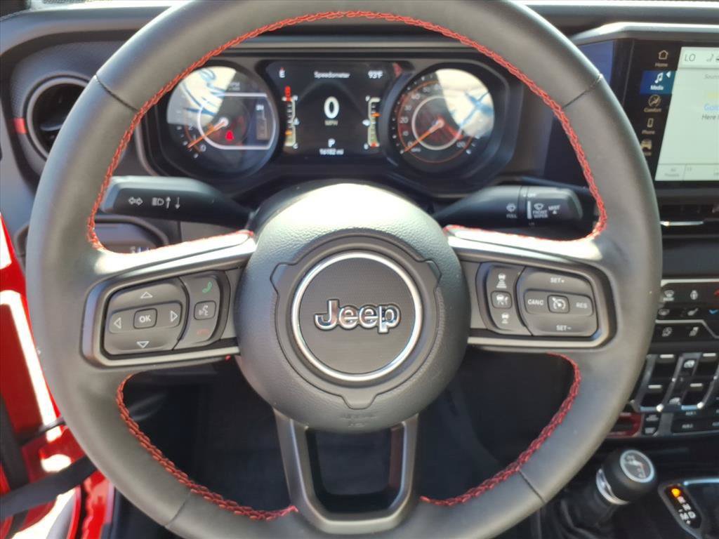 Used 2024 Jeep Gladiator Rubicon w/ Convenience Group AWD/4WD image 17