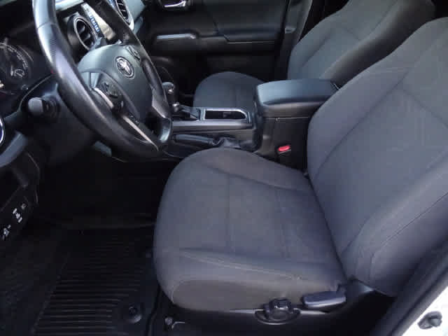 Used 2018 Toyota Tacoma TRD Sport AWD/4WD image 6