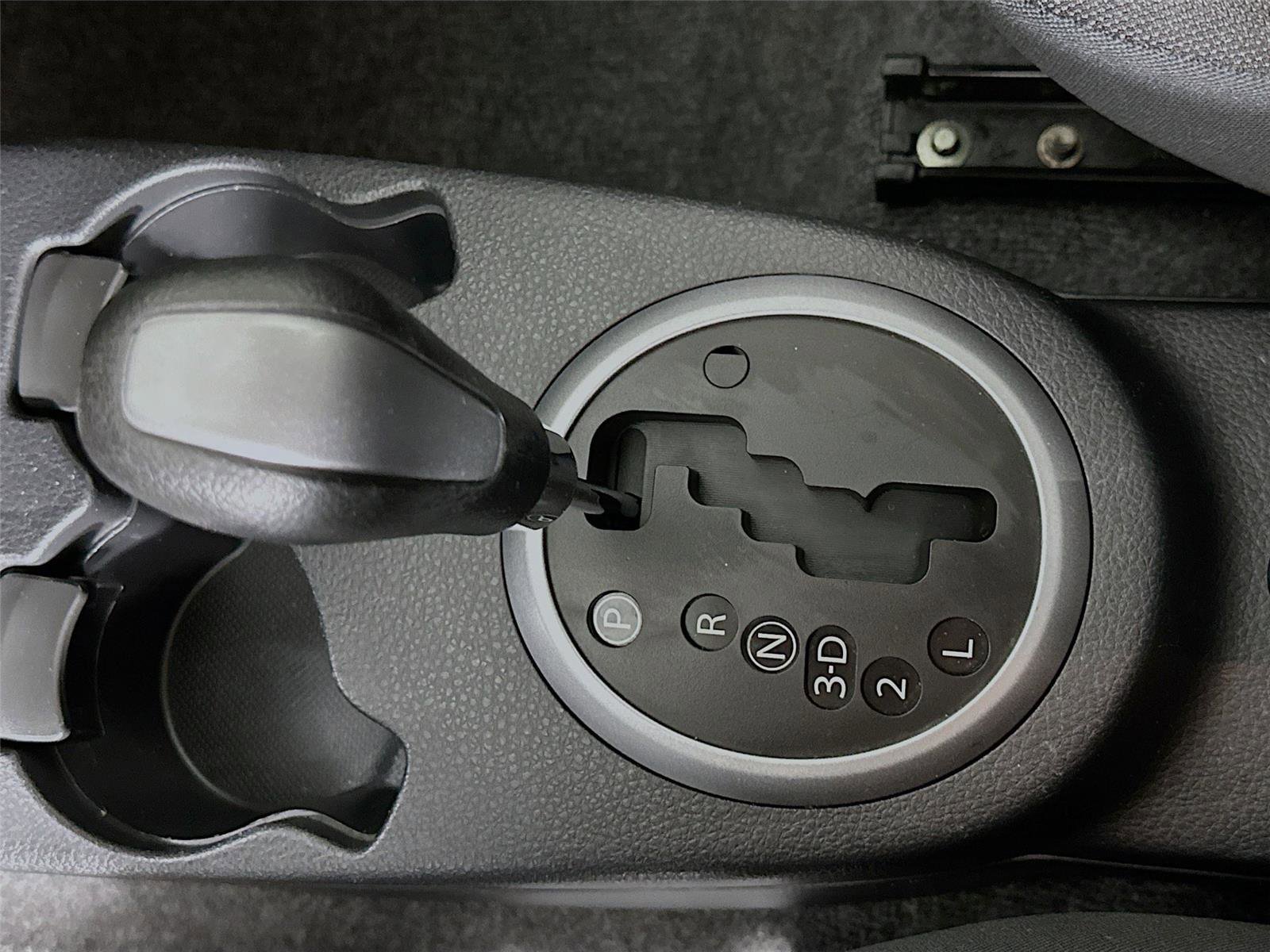 Used 2009 Suzuki SX4 AWD Hatchback w/ Touring Pkg image 14