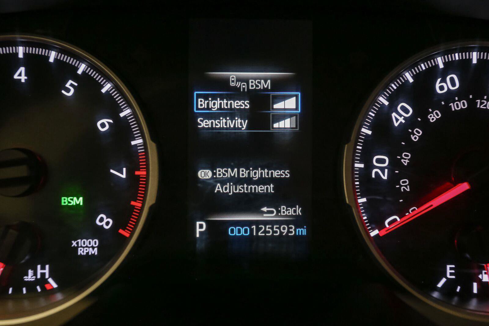 Used 2021 Toyota RAV4 XLE AWD/4WD image 35