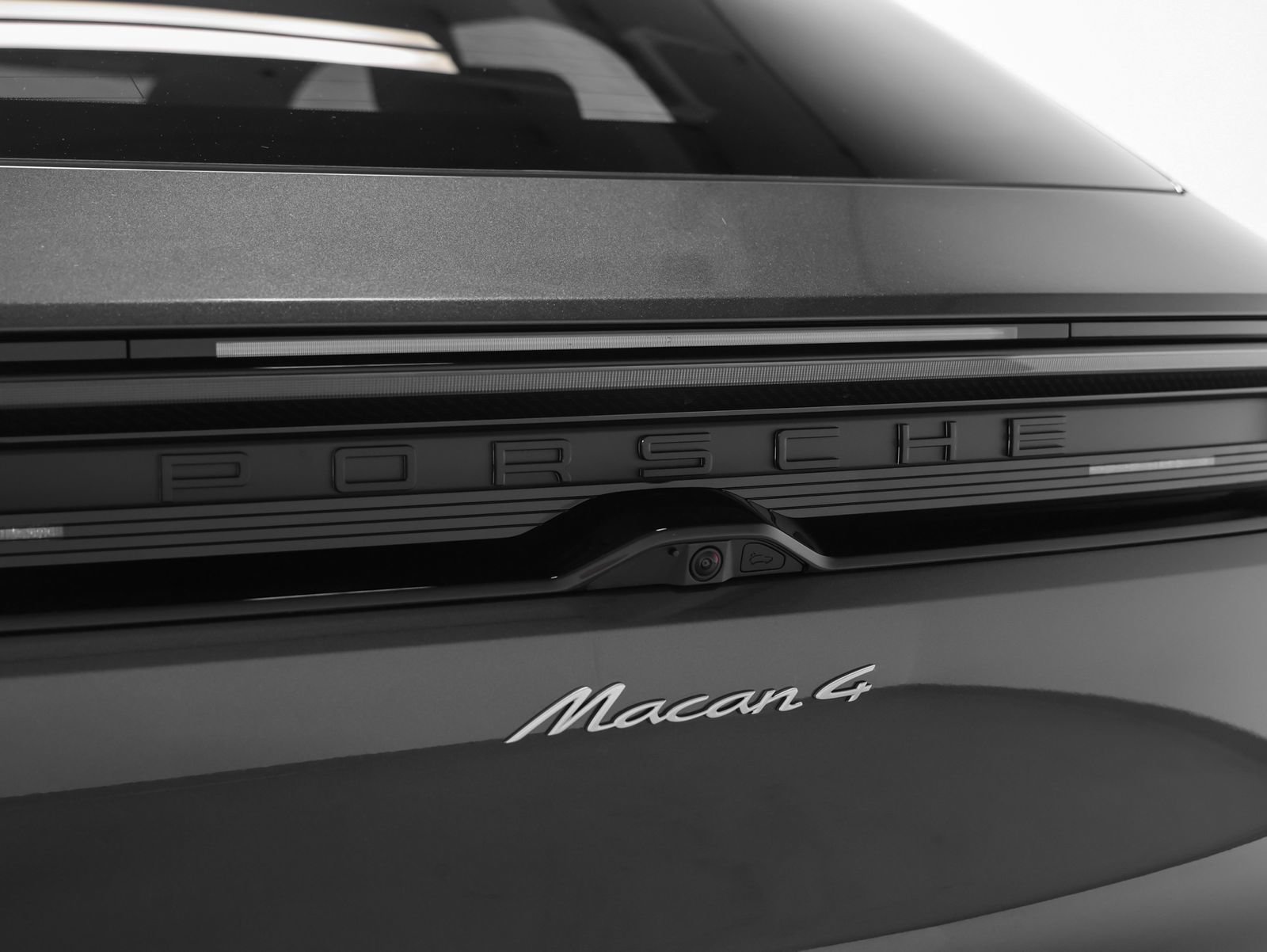 New 2026 Porsche Macan 4 Electric AWD/4WD image 18