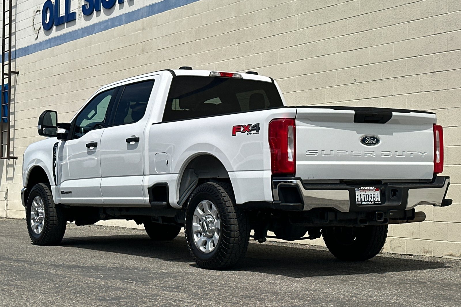 Used 2024 Ford F250 XLT w/ FX4 Off-Road Package AWD/4WD image 6