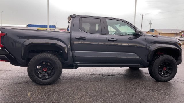 Used 2025 Toyota Tacoma TRD Pro AWD/4WD image 2