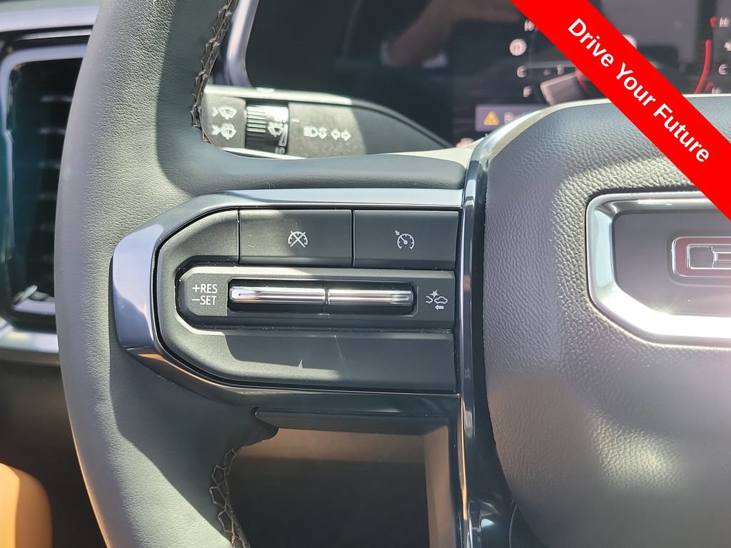 Used 2023 GMC Canyon AT4 w/ AT4 Premium Package AWD/4WD image 5
