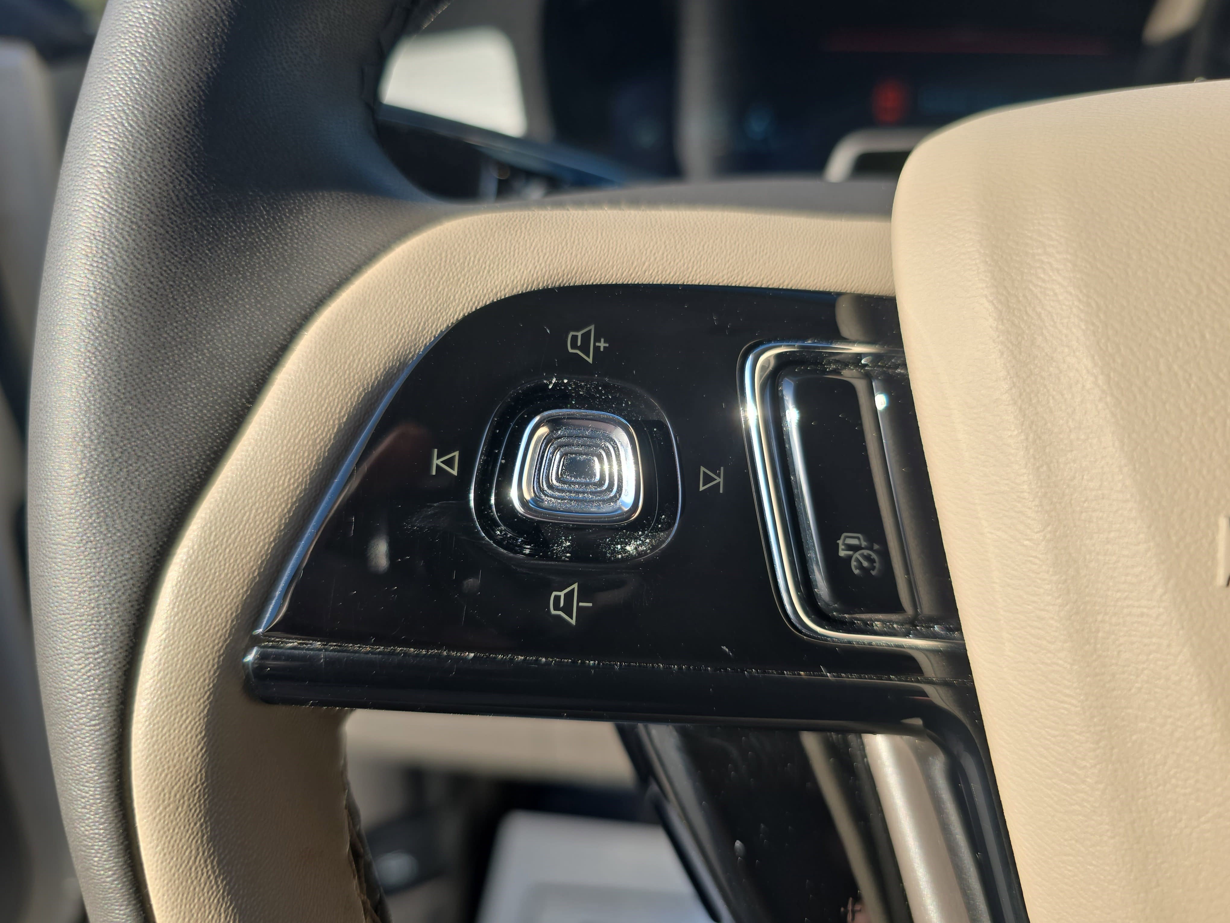 Certified 2023 Lincoln Corsair AWD w/ Equipment Group 102A image 17