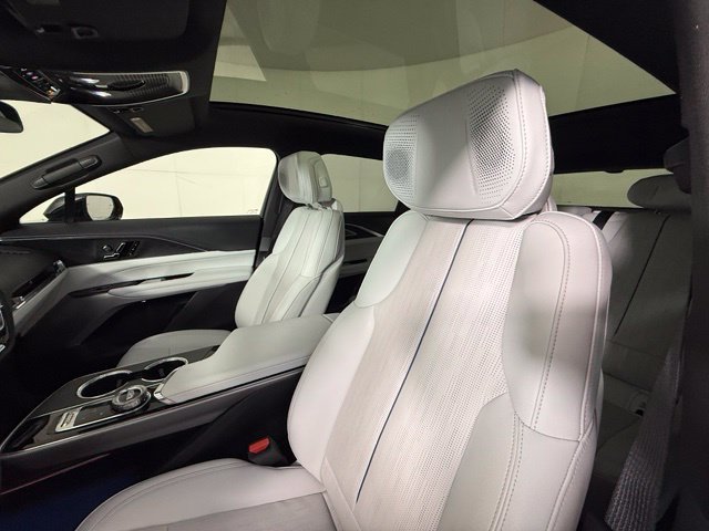 Certified 2024 Cadillac Lyriq Luxury RWD image 17