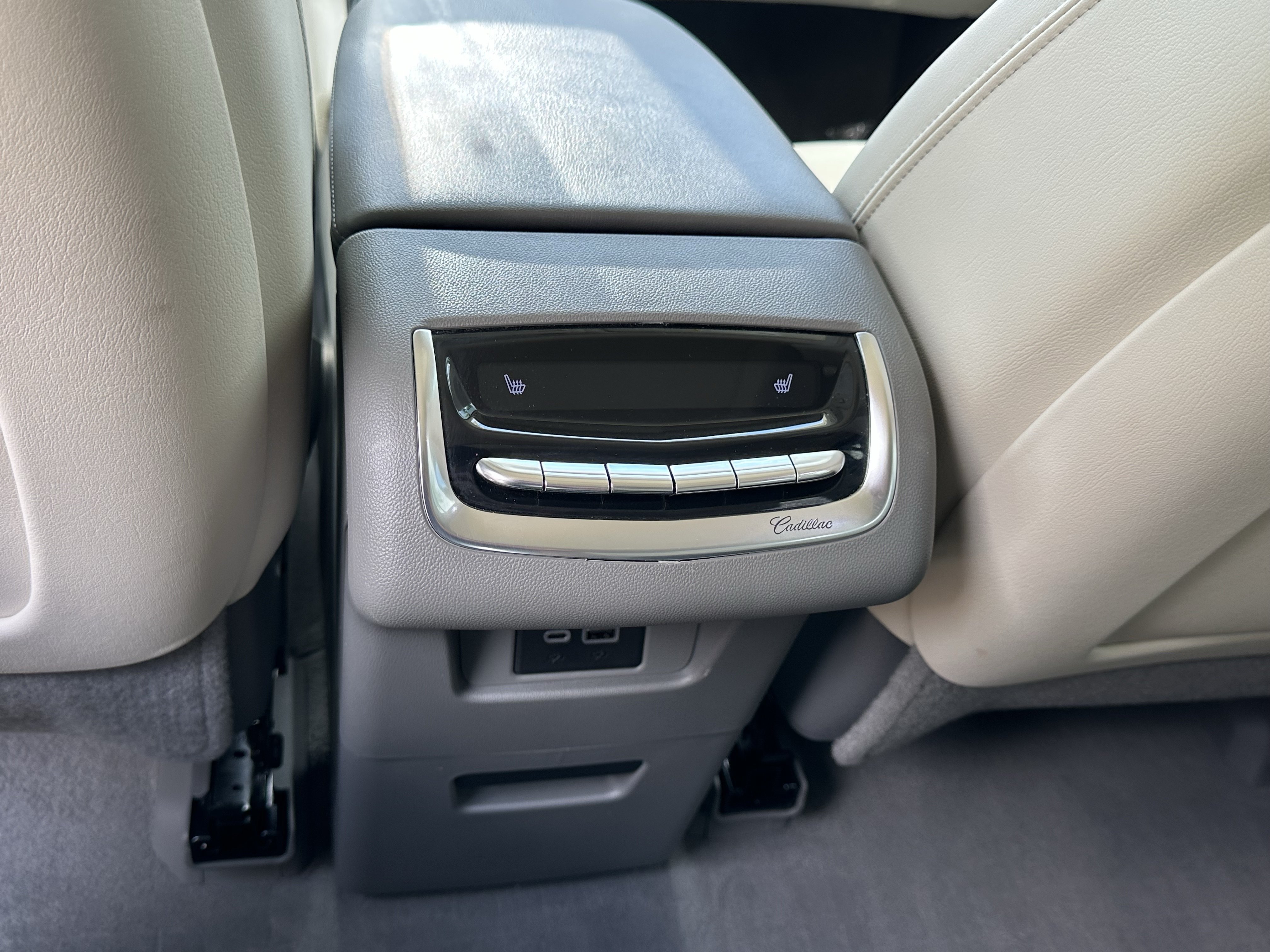 Certified 2023 Cadillac XT6 Premium Luxury w/ Technology Package FWD image 15