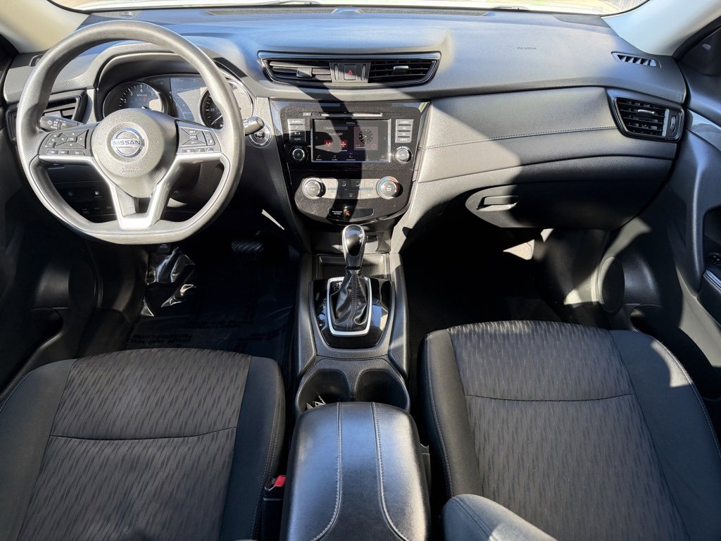 Used 2020 Nissan Rogue SV image 13