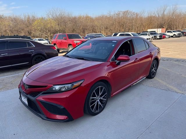 Used 2021 Toyota Camry SE image 2
