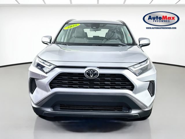 Used 2025 Toyota RAV4 XLE AWD/4WD image 6