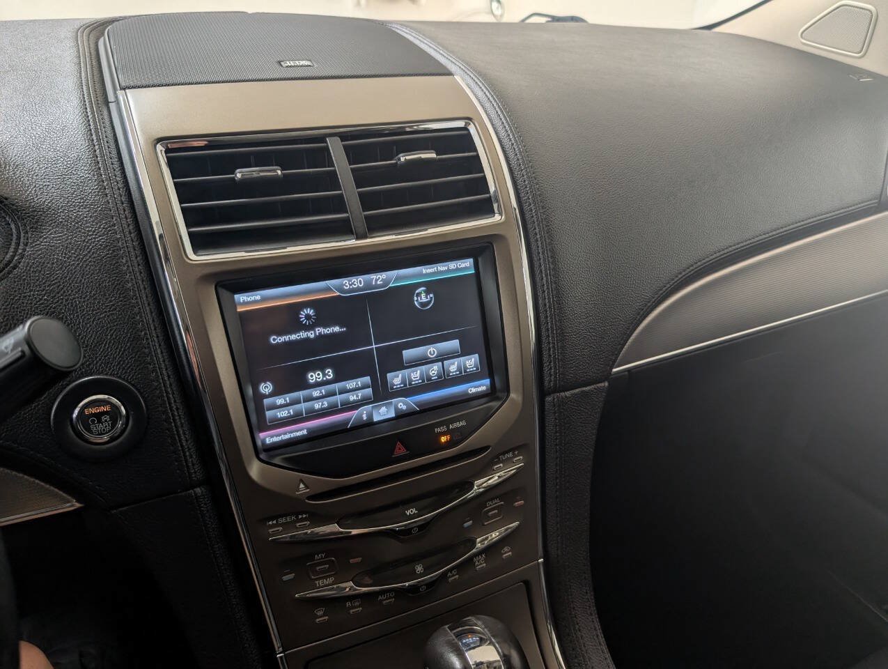 Used 2012 Lincoln MKX AWD image 10