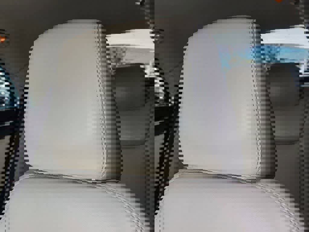 Certified 2023 Chrysler 300 Touring L image 24