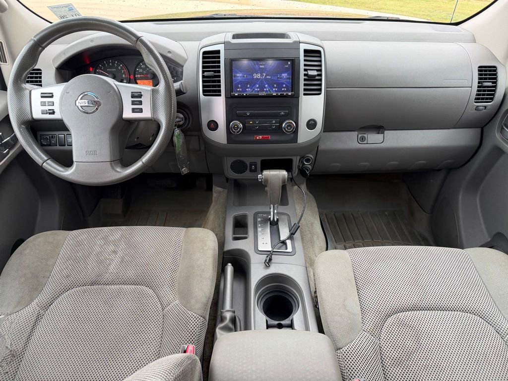 Used 2016 Nissan Frontier SV image 15