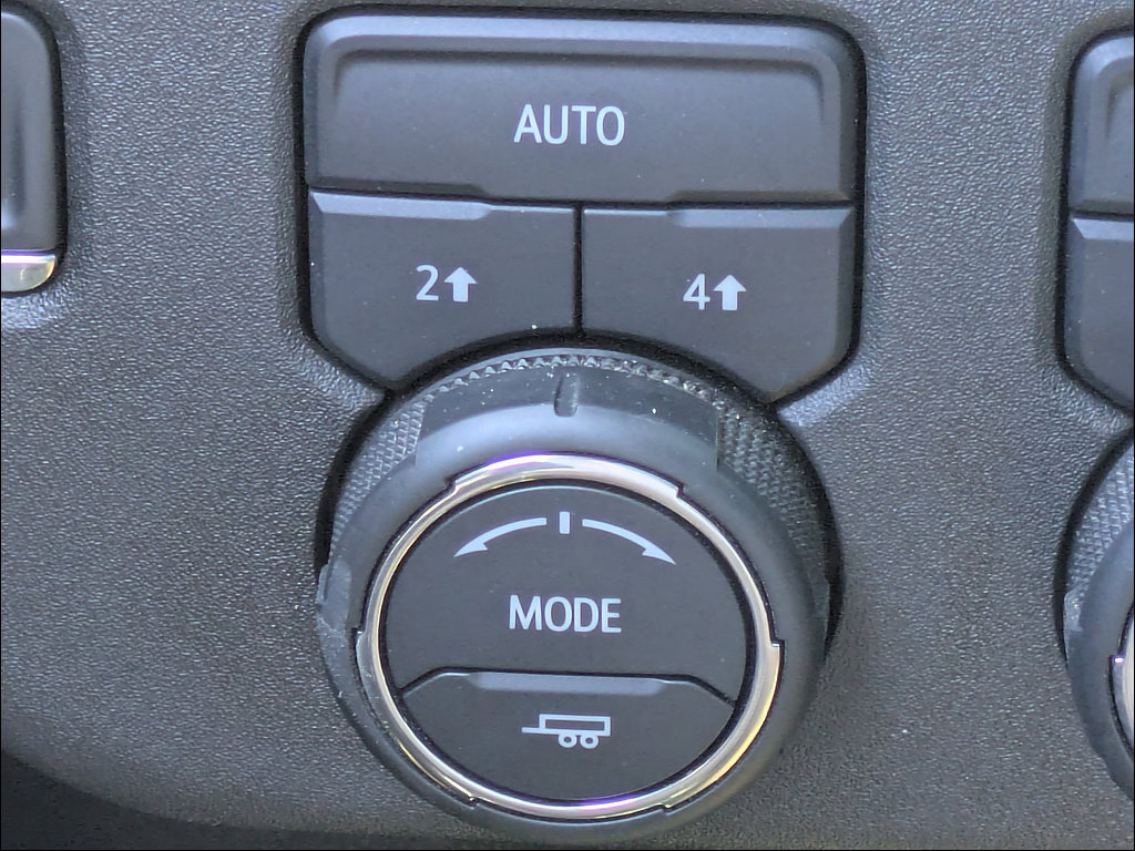 Used 2023 Chevrolet Silverado 1500 LT AWD/4WD image 27