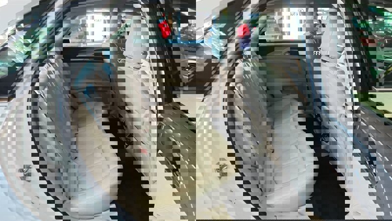 Used 2020 Lincoln MKZ w/ Convenience Package image 25