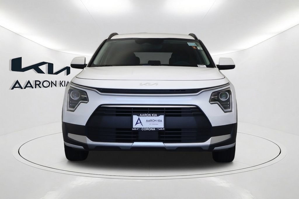 Used 2023 Kia Niro EX FWD image 2